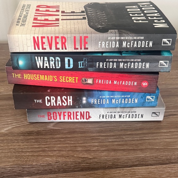 Other - Freida McFadden Book Collection